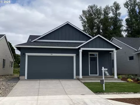 710 Tigerlily St, Silverton, OR 97381