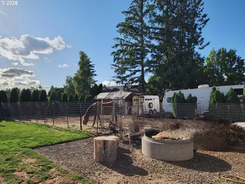 Exterior - 5321 SE Welch Rd, Gresham, OR 97080 photo 11 of 16