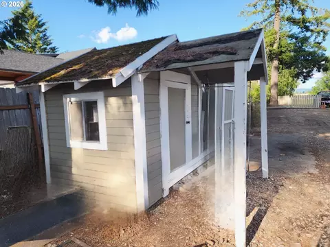 Exterior - 5321 SE Welch Rd, Gresham, OR 97080 photo 12 of 16