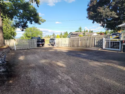 Exterior - 5321 SE Welch Rd, Gresham, OR 97080 photo 14 of 16
