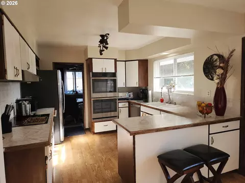 Kitchen - 5321 SE Welch Rd, Gresham, OR 97080 photo 1 of 1