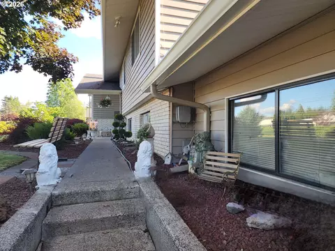 Exterior - 5321 SE Welch Rd, Gresham, OR 97080 photo 3 of 16