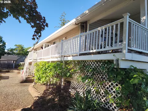 Exterior - 5321 SE Welch Rd, Gresham, OR 97080 photo 5 of 16