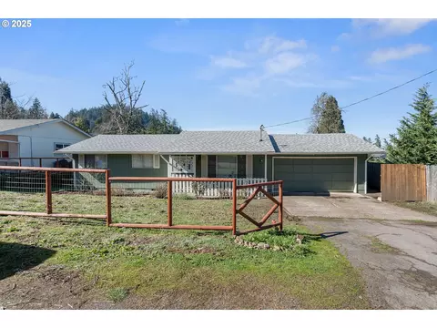 220 S 70th St, Springfield, OR 97478