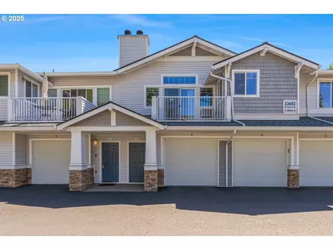 13682 SW Hall Blvd #4, Tigard, OR 97223