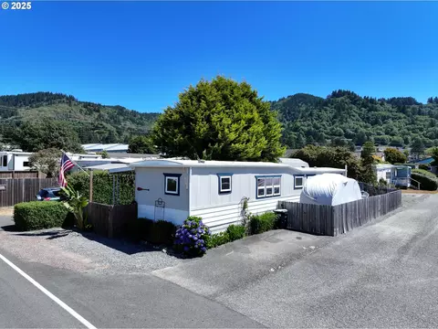 98090 W Benham Ln #10, Brookings, OR 97415