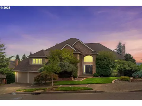 3500 Riverknoll Way, West Linn, OR 97068