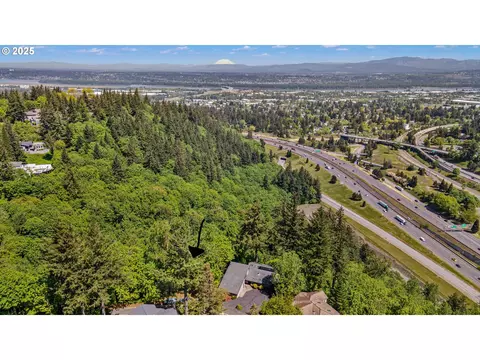 NE Rocky Butte Rd, Portland, OR 97220