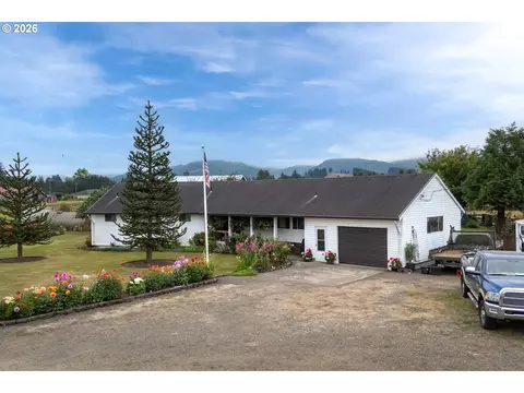 7555 Rocky Rd, Tillamook, OR 97141