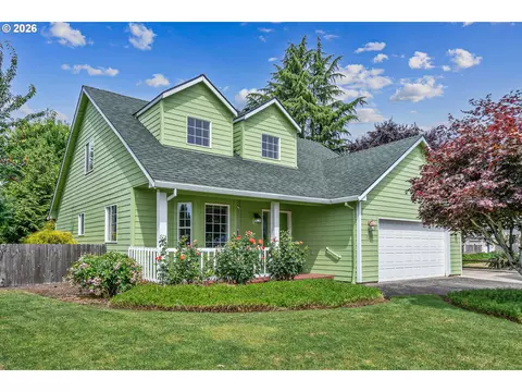 1123 N Gardner Ave, Stayton, OR 97383