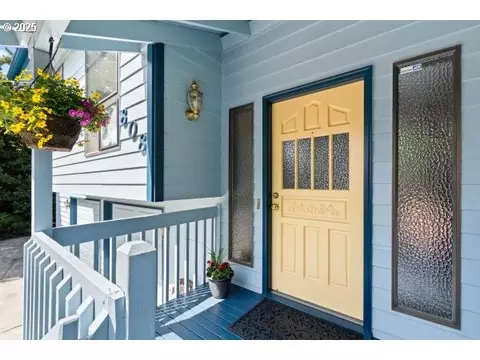 808 NE 238th Pl, Wood Village, OR 97060