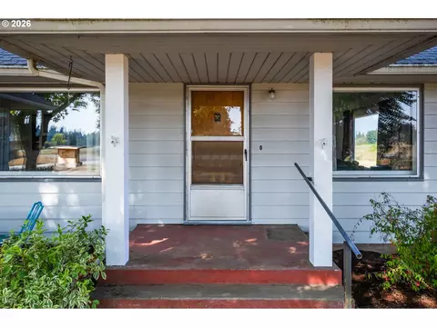 Exterior - 31183 S Barlow Rd, Hubbard, OR 97032 photo 1 of 4