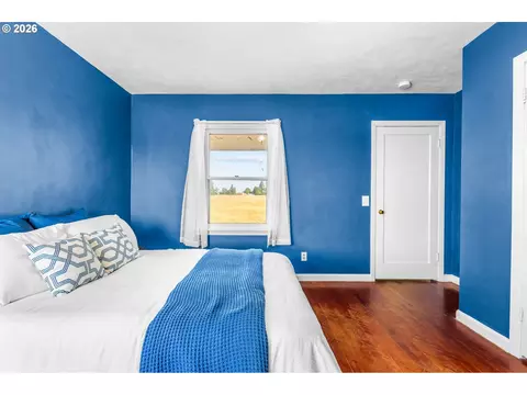 Bedroom - 31183 S Barlow Rd, Hubbard, OR 97032 photo 4 of 7
