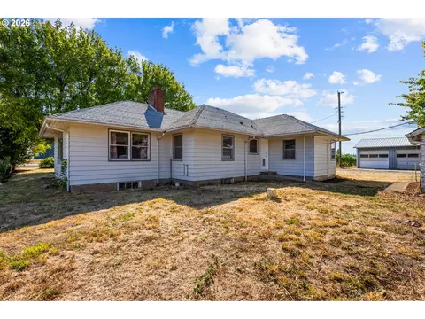 Exterior - 31183 S Barlow Rd, Hubbard, OR 97032 photo 3 of 4
