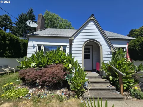 7247 SE Division St, Portland, OR 97206