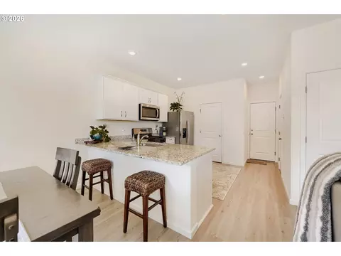 4087 SW 42nd St, Gresham, OR 97080 photo 5