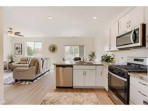 4087 SW 42nd St, Gresham, OR 97080 photo 8