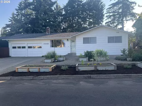 19255 Whitney Ln, Oregon City, OR 97045