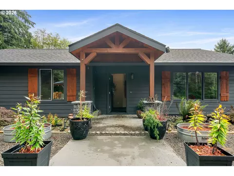 4095 Westwood Dr, Tillamook, OR 97141