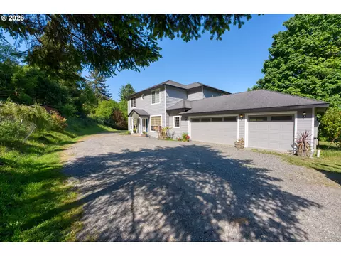 16711 Thompson Rd, Brookings, OR 97415