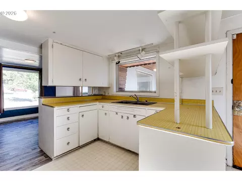 Kitchen - 3015 Willamette St, Eugene, OR 97405 photo 1 of 1