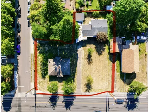 View/Area - 3015 Willamette St, Eugene, OR 97405 photo 1 of 1