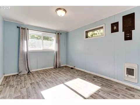 Bedroom - 3015 Willamette St, Eugene, OR 97405 photo 1 of 2