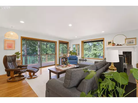 Living - 89366 Dahlin Rd, Florence, OR 97439 photo 1 of 5