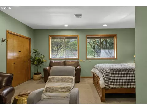 Bedroom - 89366 Dahlin Rd, Florence, OR 97439 photo 5 of 5