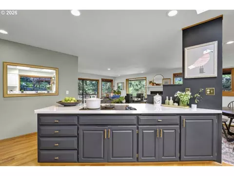 Kitchen - 89366 Dahlin Rd, Florence, OR 97439 photo 3 of 3