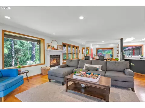 Living - 89366 Dahlin Rd, Florence, OR 97439 photo 2 of 5