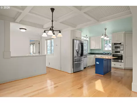 Kitchen - 3046 Summit Sky Blvd, Eugene, OR 97405 photo 4 of 4