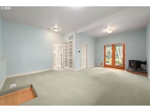 Living - 3046 Summit Sky Blvd, Eugene, OR 97405 photo 5 of 5