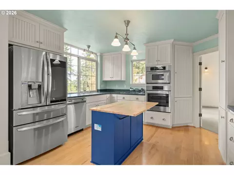 Kitchen - 3046 Summit Sky Blvd, Eugene, OR 97405 photo 1 of 4