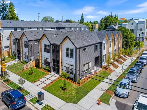 255 N Skidmore St #5, Portland, OR 97217