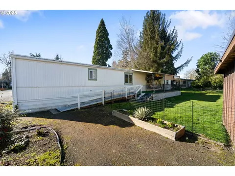 1905 Waverly Dr #84, Albany, OR 97322