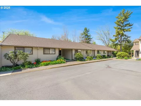 1100 N Meridian St #2, Newberg, OR 97132