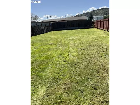 Irvine Lot, The Dalles, OR 97058