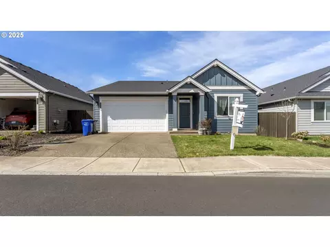 1401 N Broadway St, Estacada, OR 97023