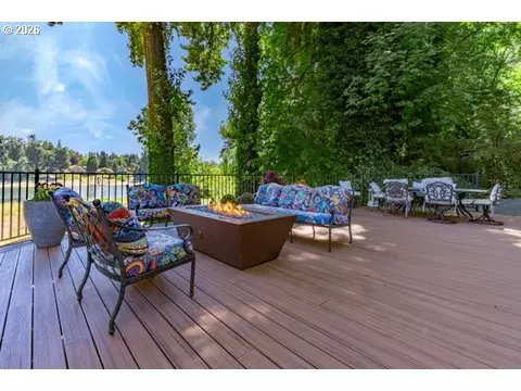 Exterior - 5075 Mapleton Dr, West Linn, OR 97068 photo 2 of 5