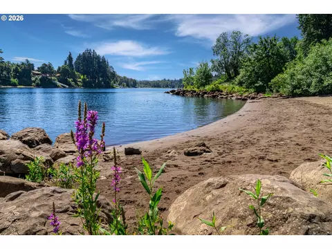 View/Area - 5075 Mapleton Dr, West Linn, OR 97068 photo 2 of 2