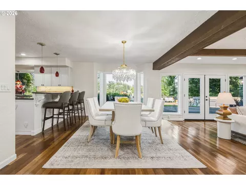 Dining - 5075 Mapleton Dr, West Linn, OR 97068 photo 2 of 2