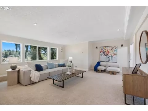 Living - 5075 Mapleton Dr, West Linn, OR 97068 photo 5 of 6