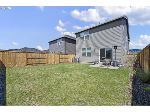 2743 V St, Springfield, OR 97477 photo 29