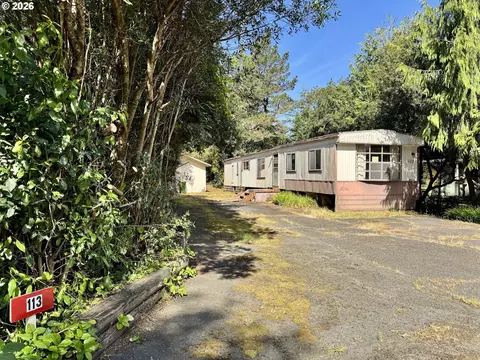 1600 Rhododendron Dr #113, Florence, OR 97439