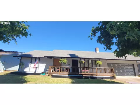 647 S 44th St, Springfield, OR 97478