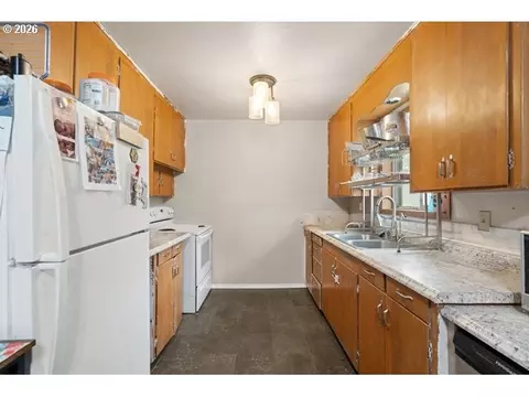 Kitchen - 548 NE Fir St, Pilot Rock, OR 97868 photo 2 of 3