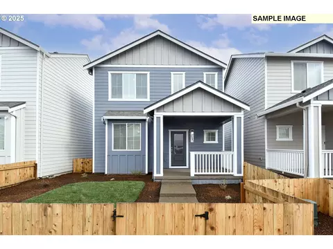 1267 Parkside Ave, Woodburn, OR 97071