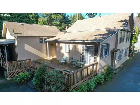 363 Exchange St, North Bend, OR 97459