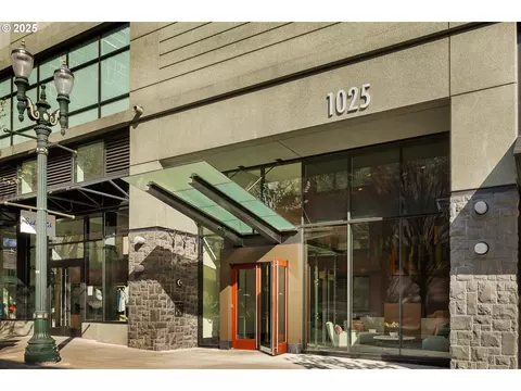 1025 NW Couch St #1111, Portland, OR 97209